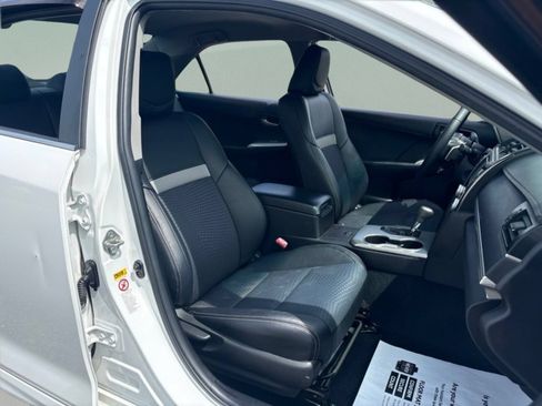 Used 2014 Toyota Camry SE FWD image 28