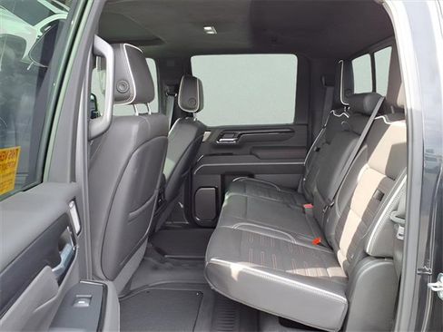 Used 2024 GMC Sierra 2500 AT4X image 15