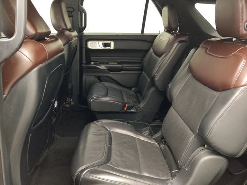 Used 2020 Ford Explorer Platinum w/ Premium Technology Package AWD/4WD image 18