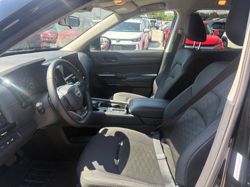 Used 2026 Nissan Pathfinder SV FWD image 22