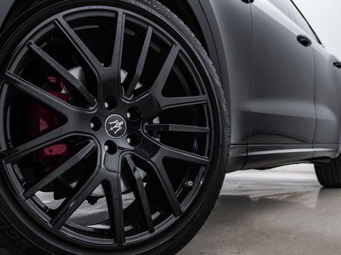 Used 2022 Maserati Levante GT image 5