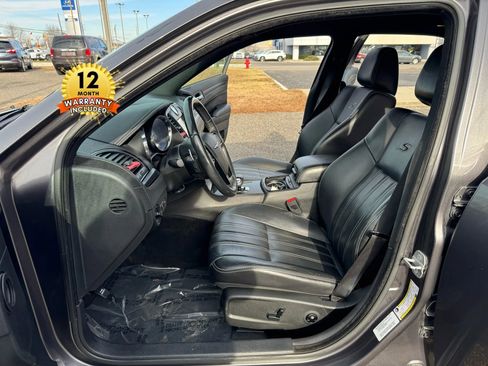 Used 2014 Chrysler 300 S image 11