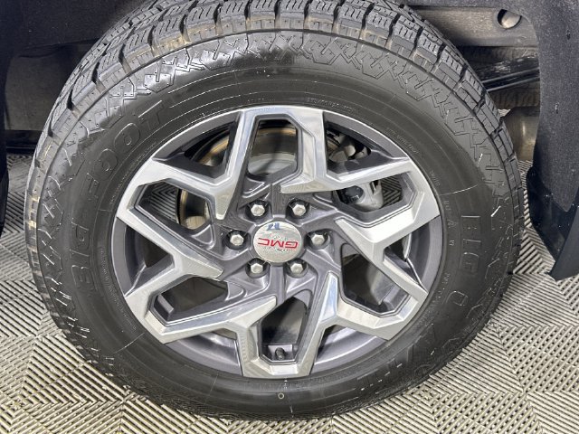 Used 2022 GMC Sierra 1500 SLT w/ SLT Premium Plus Package AWD/4WD image 34