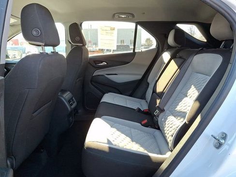 Used 2021 Chevrolet Equinox LS w/ LS Convenience Package image 11