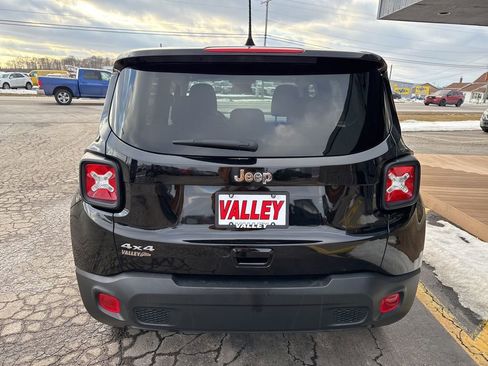 Used 2021 Jeep Renegade Sport image 12