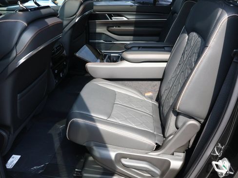 New 2026 Jeep Grand Wagoneer Summit AWD/4WD image 15