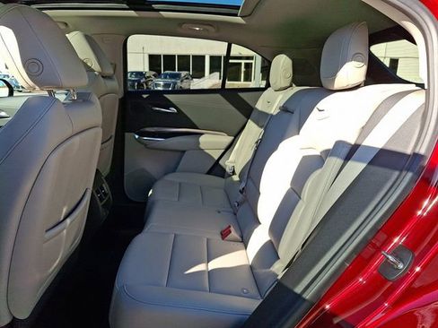 Certified 2021 Cadillac XT4 Luxury w/ Cold Weather Package image 11