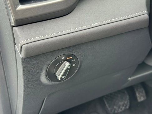 New 2026 Volkswagen Taos SE AWD/4WD image 31