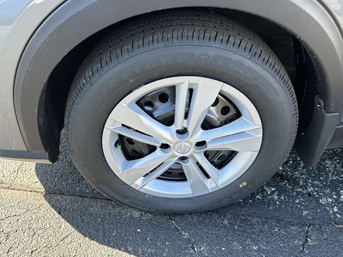 New 2025 Nissan Kicks Play S image 13