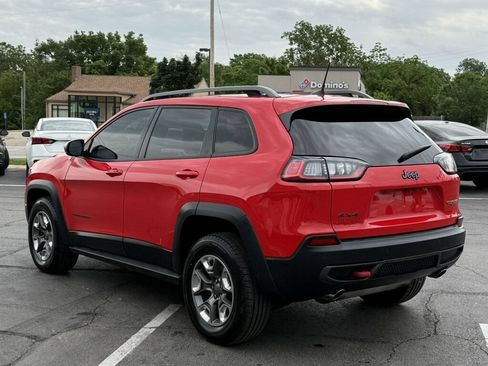 Used 2019 Jeep Cherokee Trailhawk w/ Comfort/Convenience Group AWD/4WD image 11