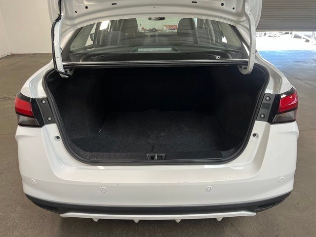 Used 2025 Nissan Versa S FWD image 16