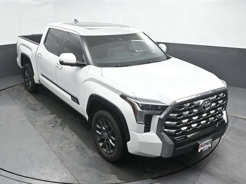 Used 2024 Toyota Tundra Platinum AWD/4WD image 31