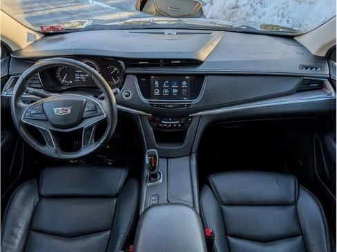 Used 2017 Cadillac XT5 Luxury image 21