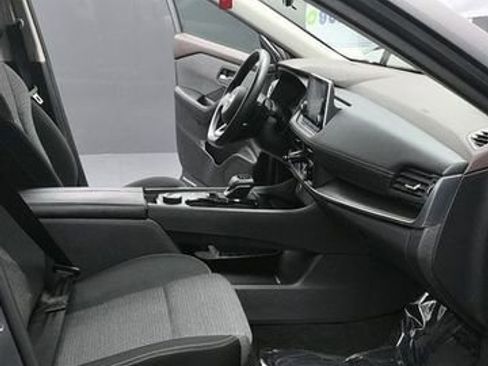 Used 2023 Nissan Rogue SV AWD/4WD image 17