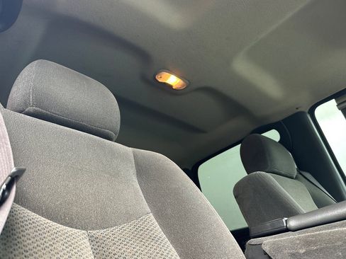 Used 2006 Chevrolet Silverado 2500 LT w/ Heavy-Duty Power Package image 16