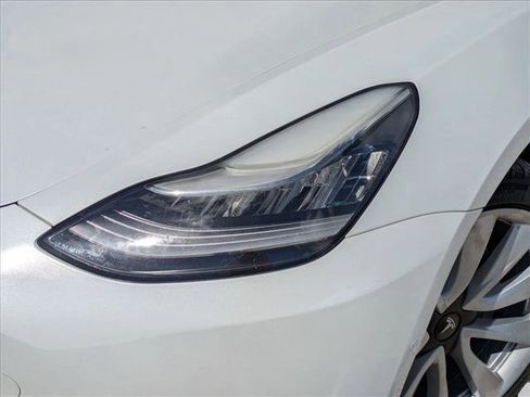 Used 2020 Tesla Model 3 Standard Range Plus image 7