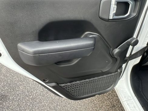 Used 2024 Jeep Wrangler Sport image 21