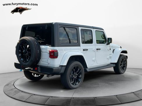 Used 2022 Jeep Wrangler Unlimited Sahara w/ Cold Weather Group image 3