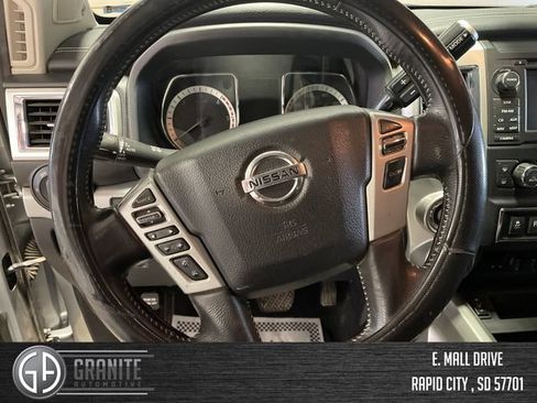 Used 2018 Nissan Titan PRO-4X w/ Pro-4x Convenience Package AWD/4WD image 13