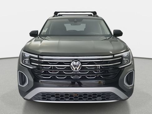 Used 2024 Volkswagen Atlas Peak Edition SEL image 8