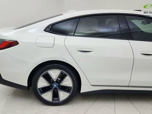 Used 2023 BMW i4 eDrive35 RWD image 12