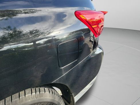 Used 2018 Nissan Pathfinder SL FWD image 26