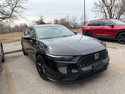Used 2024 Honda Accord Sport image 3