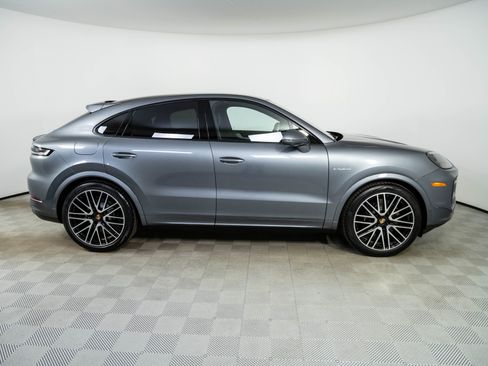New 2026 Porsche Cayenne E-Hybrid Coupe AWD/4WD image 28