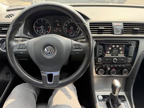 Used 2015 Volkswagen Passat TDI SE FWD image 22