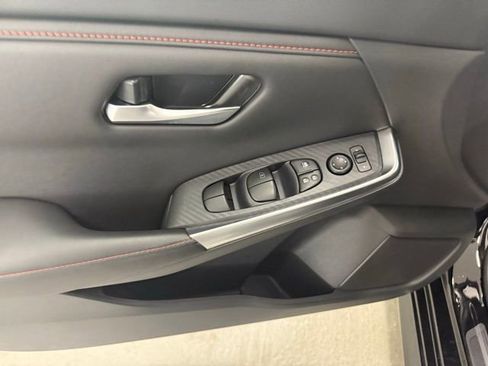 New 2025 Nissan Sentra SR w/ Midnight Edition image 10