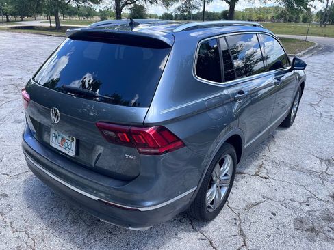 Used 2018 Volkswagen Tiguan SEL Premium FWD image 11