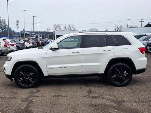 Used 2012 Jeep Grand Cherokee Altitude image 6