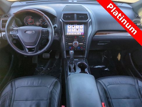 Used 2017 Ford Explorer Platinum image 14