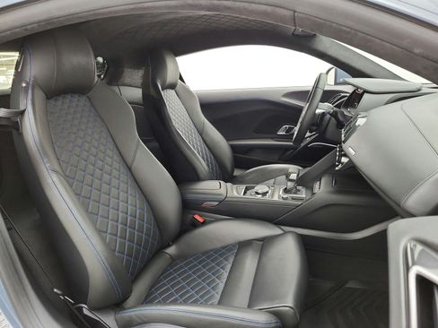 Used 2021 Audi R8 V10 w/ Premium Package RWD image 17