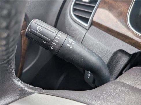 Used 2013 Ford Taurus Limited FWD image 15