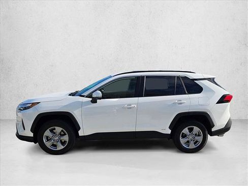 Used 2024 Toyota RAV4 XLE AWD/4WD image 9