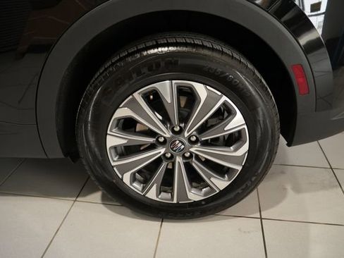 Used 2025 Buick Envision Preferred AWD/4WD image 11