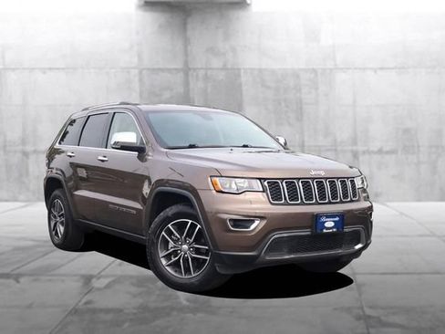 Used 2017 Jeep Grand Cherokee Limited AWD/4WD image 2