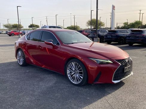 Used 2023 Lexus IS 300 300 w/ Premium Package image 3