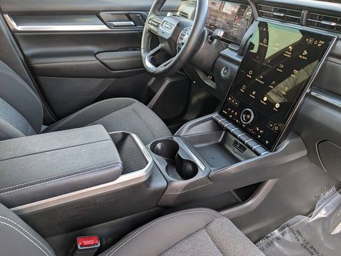 Used 2025 GMC Terrain Elevation image 21