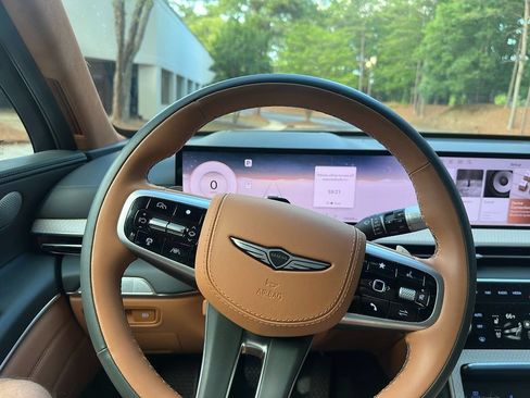 Used 2025 Genesis GV80 3.5T Prestige AWD/4WD image 9