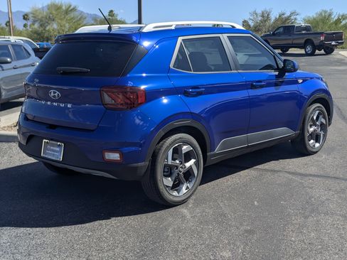 Certified 2025 Hyundai Venue Limited image 2