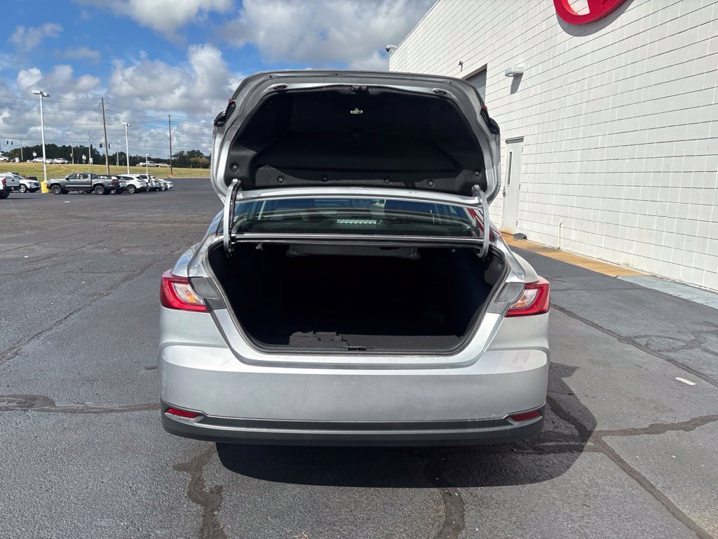 Used 2025 Toyota Camry LE FWD image 29