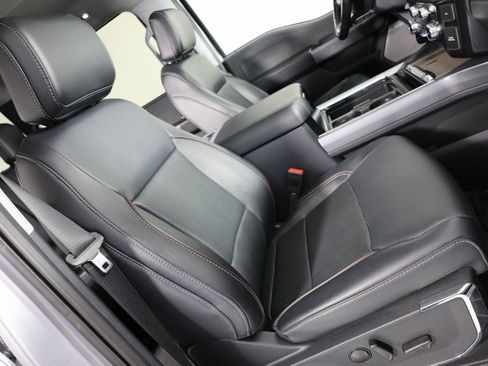 Used 2024 Ford F350 Lariat w/ Chrome Package image 40