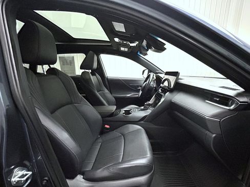 Used 2023 Toyota Venza Limited AWD/4WD image 15