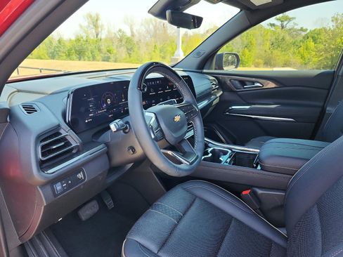 Certified 2026 Chevrolet Traverse High Country w/ LPO, Floor Liner Package image 14