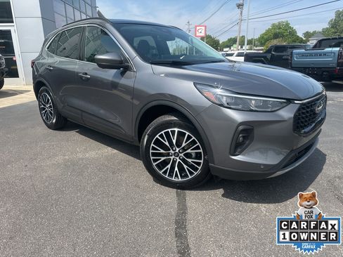 Used 2025 Ford Escape SE w/ PHEV Premium Package FWD image 1