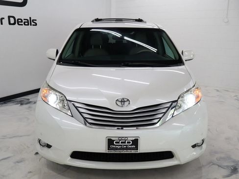 Used 2013 Toyota Sienna Limited w/ Premium Pkg FWD image 3