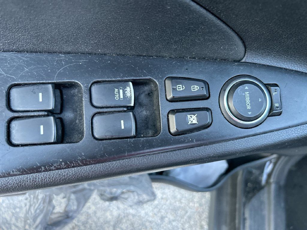 Used 2013 Hyundai Sonata SE FWD image 13