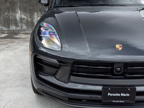 Certified 2026 Porsche Macan AWD/4WD image 14